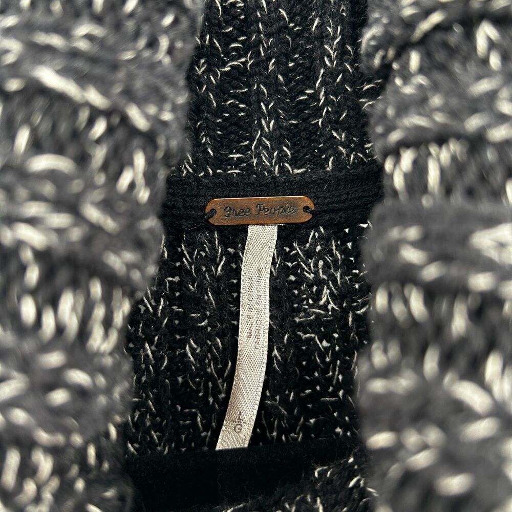 FREE PEOPLE Black White Marled Cable Knit Cropped Turtleneck Sweater Size Large - Picture 8 of 9